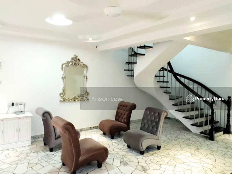For Sale - 3 Storey Semi D 4,000sf Id Renovated & Furnished Batu Bukit