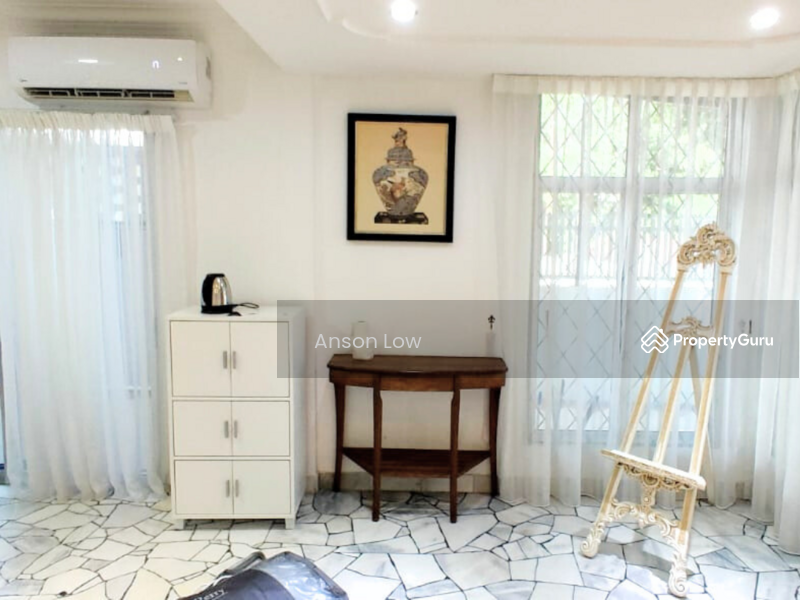 For Sale - 3 Storey Semi D 4,000sf Id Renovated & Furnished Batu Bukit