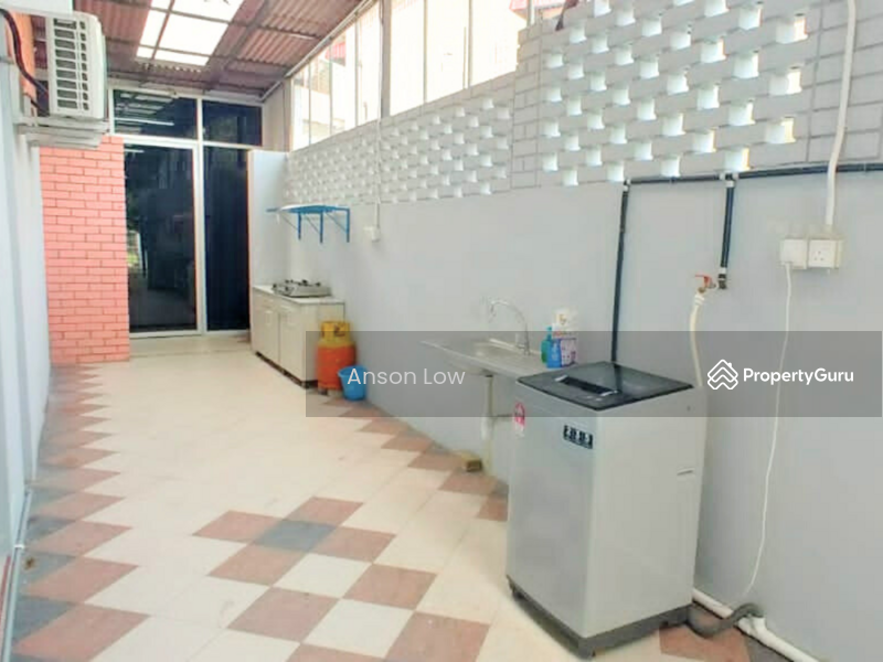 For Sale - 3 Storey Semi D 4,000sf Id Renovated & Furnished Batu Bukit