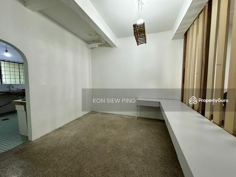 Double Storey Terrace House For Rent Located at Arang Road, Kuching