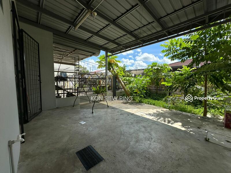 Double Storey Terrace House For Rent Located at Arang Road, Kuching