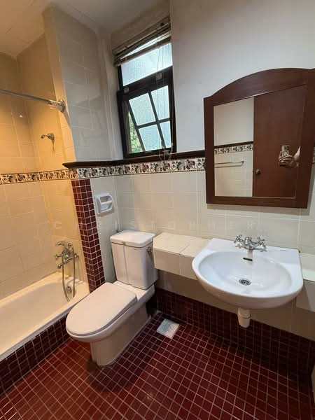 Kondominium untuk Disewa di Kampung Warisan - Christopher Lim - Bathroom - PropertyGuru.com.my