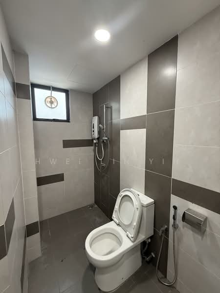 Condominium for Rent at Quayside @ Clear Water Bay - Hwei Lin Yin - Bathroom - PropertyGuru.com.my