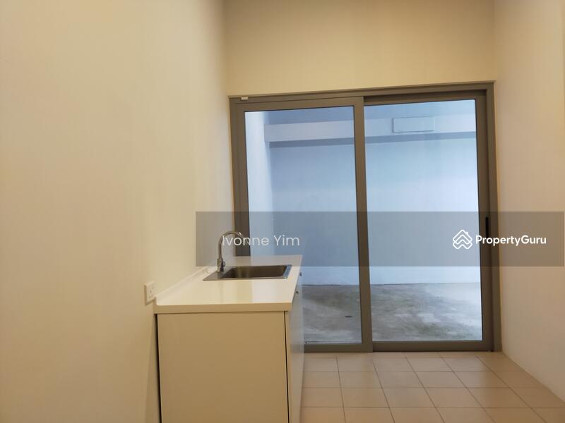 For Rent - The Edge of U-Thant