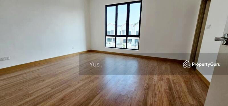 Master Bedrrom (Room 1 - Upstairs)