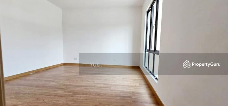 Master Bedroom (Room 1 - Upstairs)