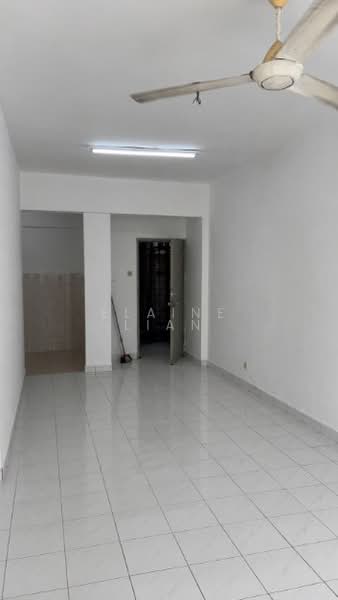 Pangsapuri untuk Dijual di Suria Kipark Damansara - Elaine Lian - Living Room - PropertyGuru.com.my