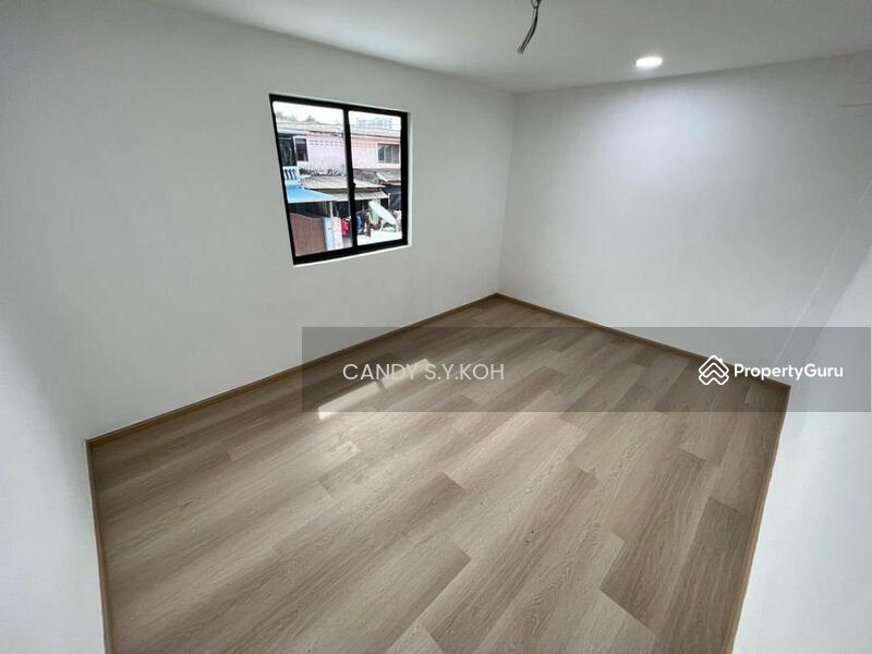 Jalan Permas 2/4 Bandar Baru Permas Jaya Low cost unit / Fully