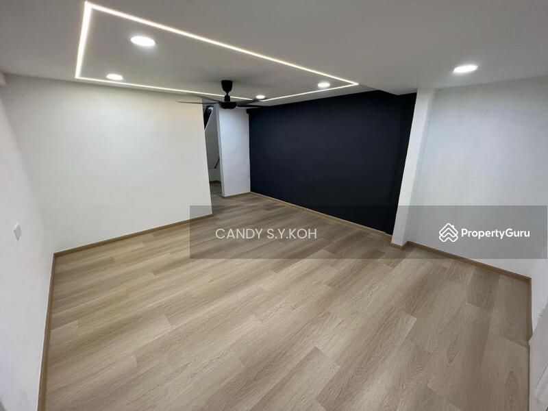 Jalan Permas 2/4 Bandar Baru Permas Jaya Low cost unit / Fully