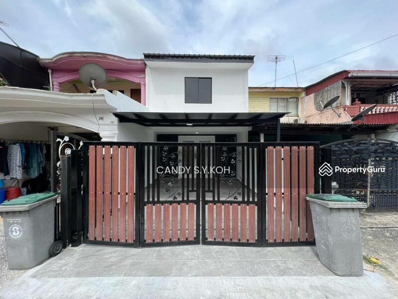 Jalan Permas 2/4 Bandar Baru Permas Jaya Low cost unit / Fully