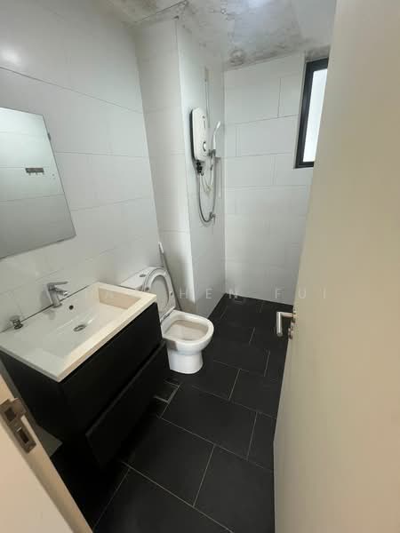 Servis Apartment untuk Disewa di SqWhere SOVO & Retails Shops - Liaw Hen Fui - Bathroom - PropertyGuru.com.my
