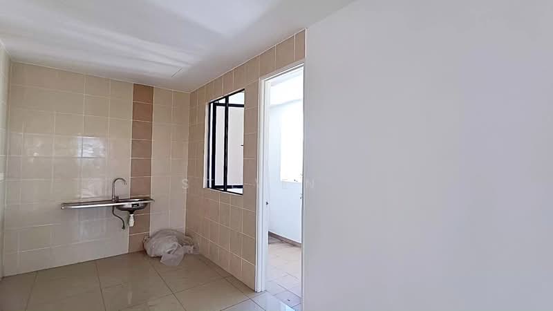 Apartment for Sale at Upper East @ Tiger Lane - Steven . - Kitchen - PropertyGuru.com.my