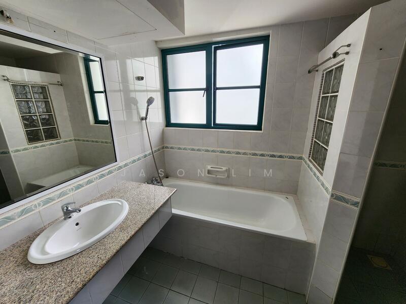 Untuk Disewa - The Straits View Condominium