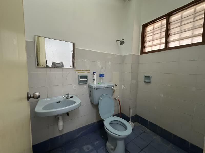 Rumah Teres 2 Tingkat untuk Dijual di Usj 12 (Subang Jaya) - Carmen Lee - Bathroom - PropertyGuru.com.my