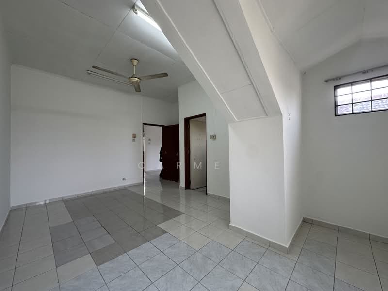 Rumah Teres 2 Tingkat untuk Dijual di Usj 12 (Subang Jaya) - Carmen Lee - Living Room - PropertyGuru.com.my
