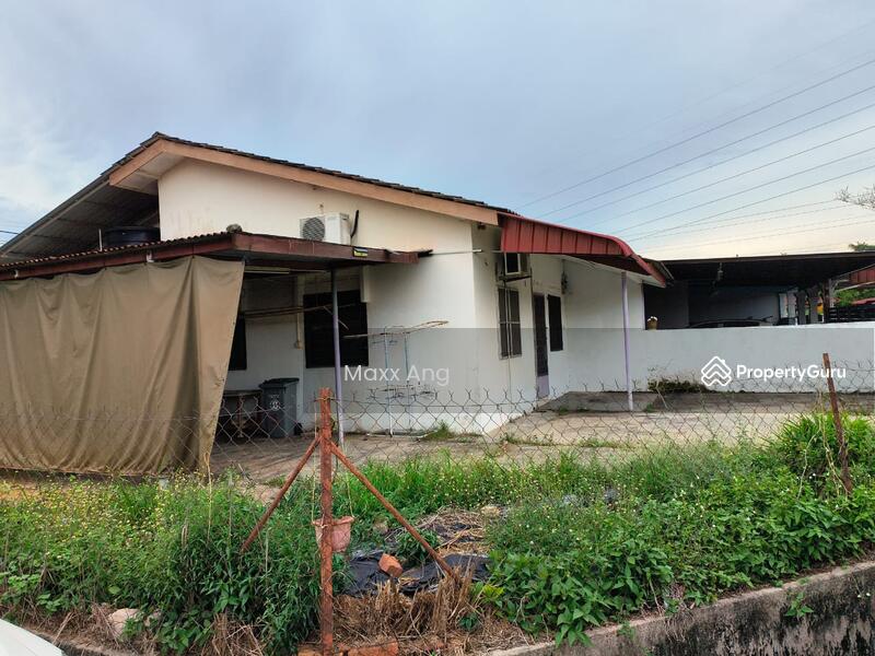 Taman Tanjung minyak single storey house corner Lot for sale, Melaka Tengah, Melaka, 3 Bedrooms