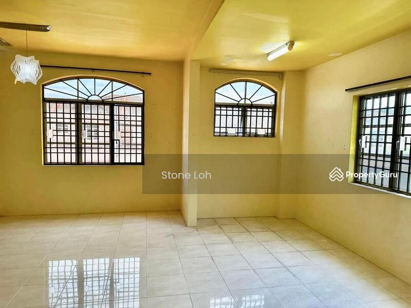 GUNUNG RAPAT TAMAN SAIKAT DOUBLE STOREY INTERMEDIATE CORNER HOUSE FOR SALES, Gunung Rapat, Ipoh