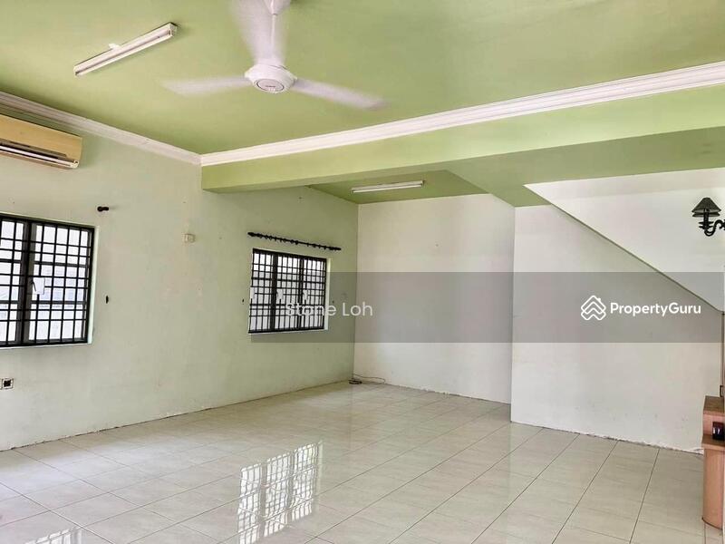 GUNUNG RAPAT TAMAN SAIKAT DOUBLE STOREY INTERMEDIATE CORNER HOUSE FOR
