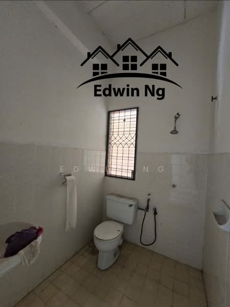 Rumah Teres 2.5-Tingkat untuk Dijual di Sungai Ara (Penang) - Edwin Ng - Bathroom - PropertyGuru.com.my