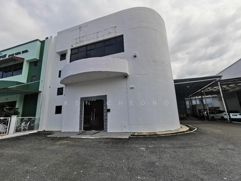 Untuk Dijual - Semi-D factory at Kota Damansara