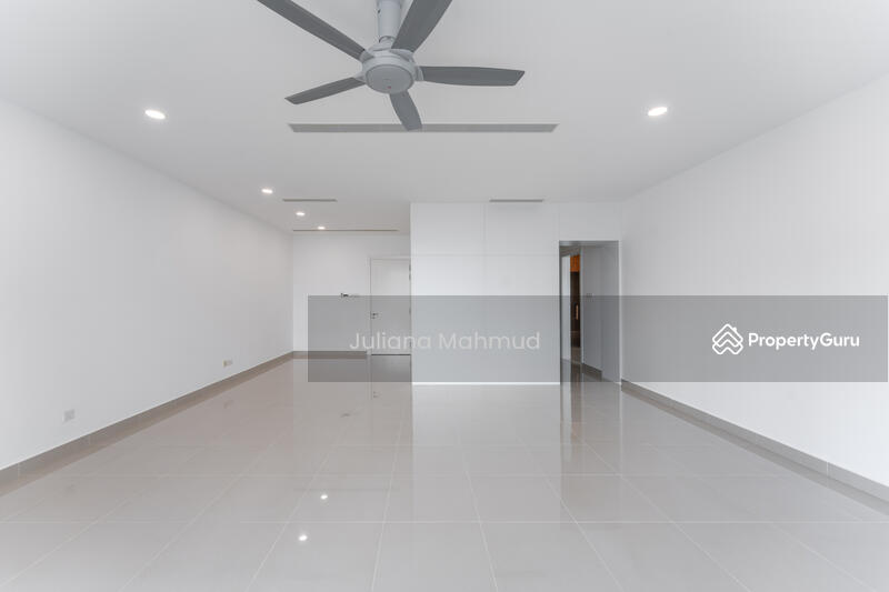 Master bedroom with a walk in wardrobe