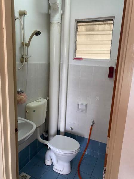 Kediaman Servis untuk Dijual di Suria Kinrara - Joey Wong - Bathroom - PropertyGuru.com.my