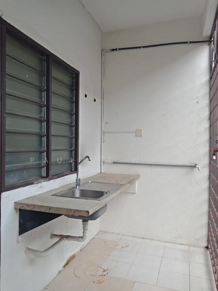 Wet Kitchen / Utility Area