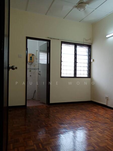 edroom 3 - Newly Painted, New Ceiling KDK Fan, New Timber Door & New Switches