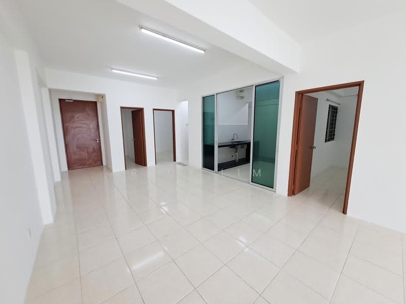 Apartment for Sale at Green Suria @ Bandar Tun Hussein Onn - Remy Lim - Kitchen - PropertyGuru.com.my