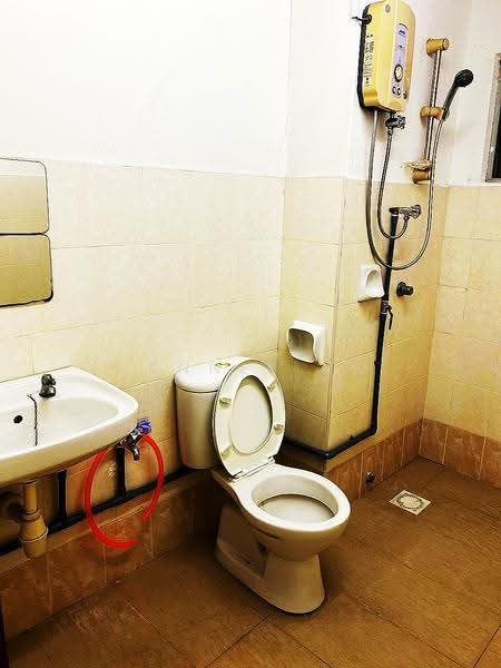Pangsapuri untuk Disewa di Bayu Puteri - Kennly Ho - Bathroom - PropertyGuru.com.my