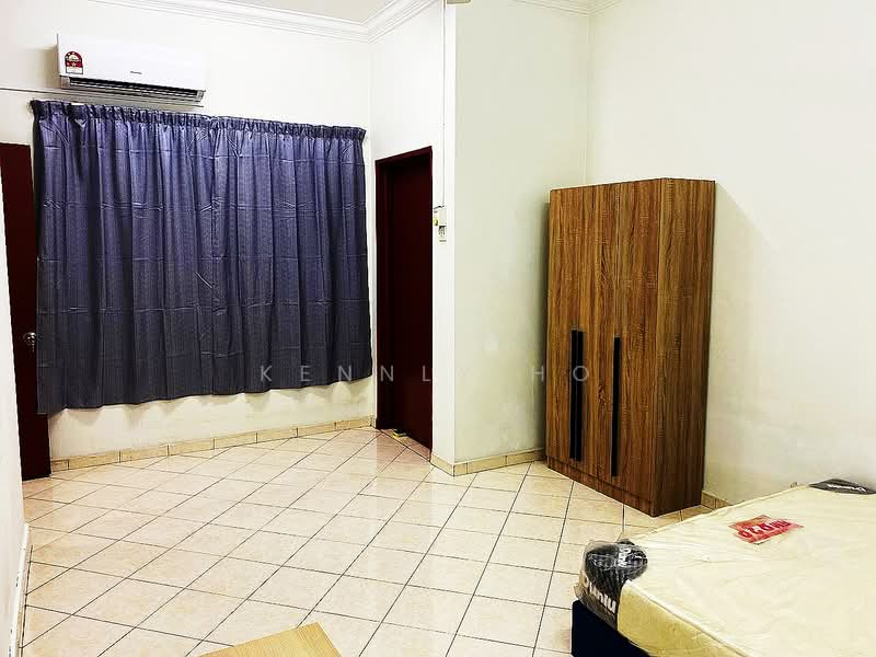 Pangsapuri untuk Disewa di Bayu Puteri - Kennly Ho - Bedroom - PropertyGuru.com.my