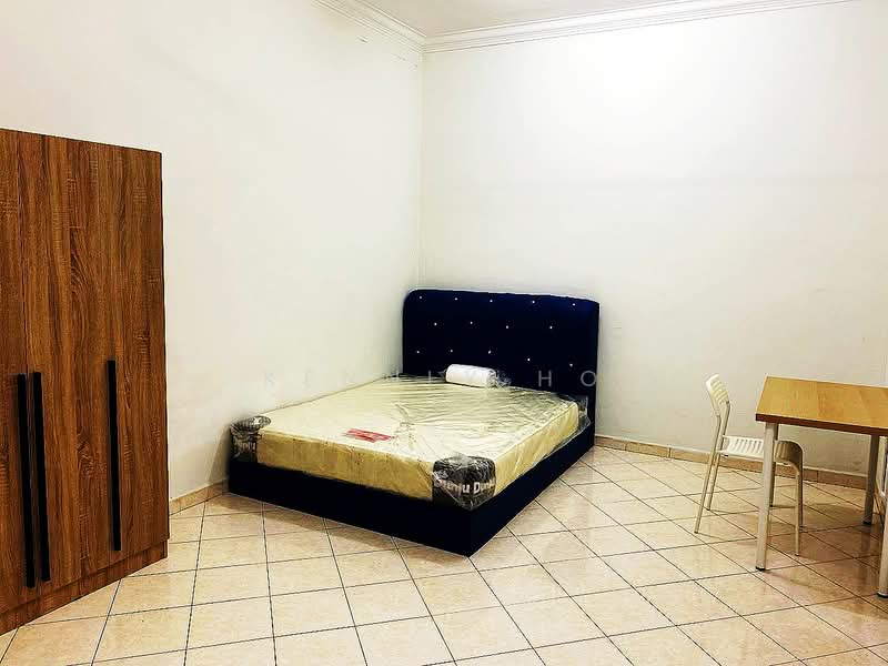 Pangsapuri untuk Disewa di Bayu Puteri - Kennly Ho - Bedroom - PropertyGuru.com.my