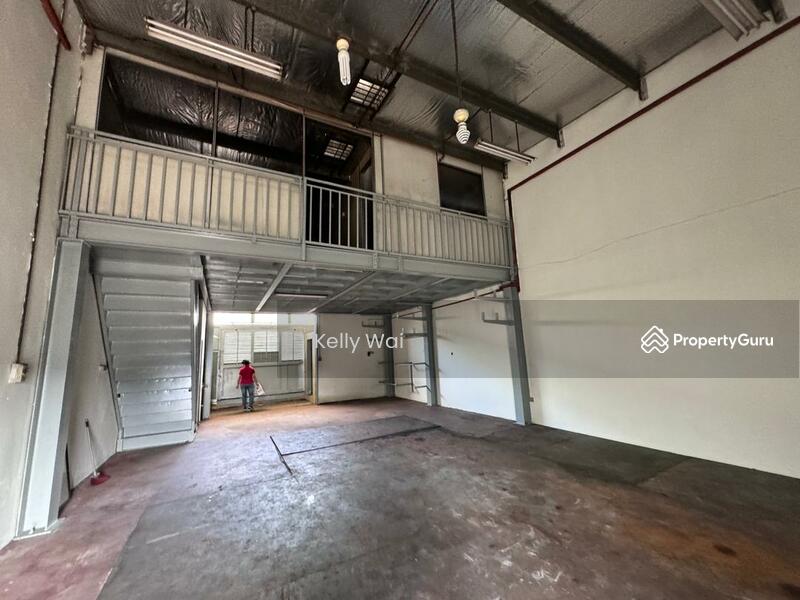 Mount Austin Mutiara Emas 1.5 storey factory For Rent untuk RENT