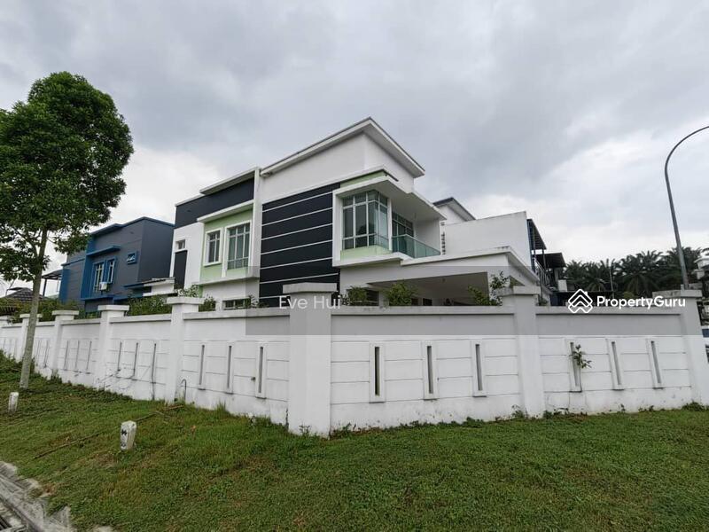 Kempas Utama Olender Double Storey Cluster House Corner lot, Kempas