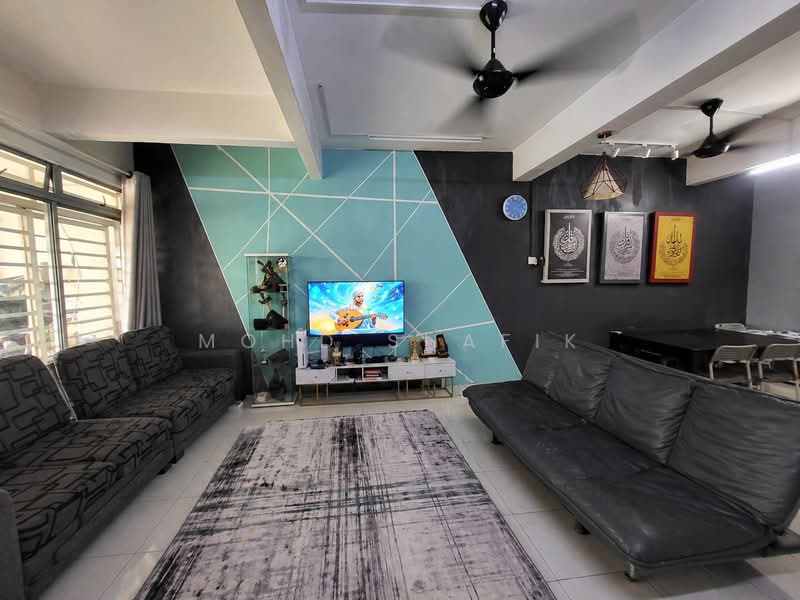 2-storey Terraced House for Sale in Taman Salak Perdana (Dengkil) - Mohd Shafik - Living Room - PropertyGuru.com.my
