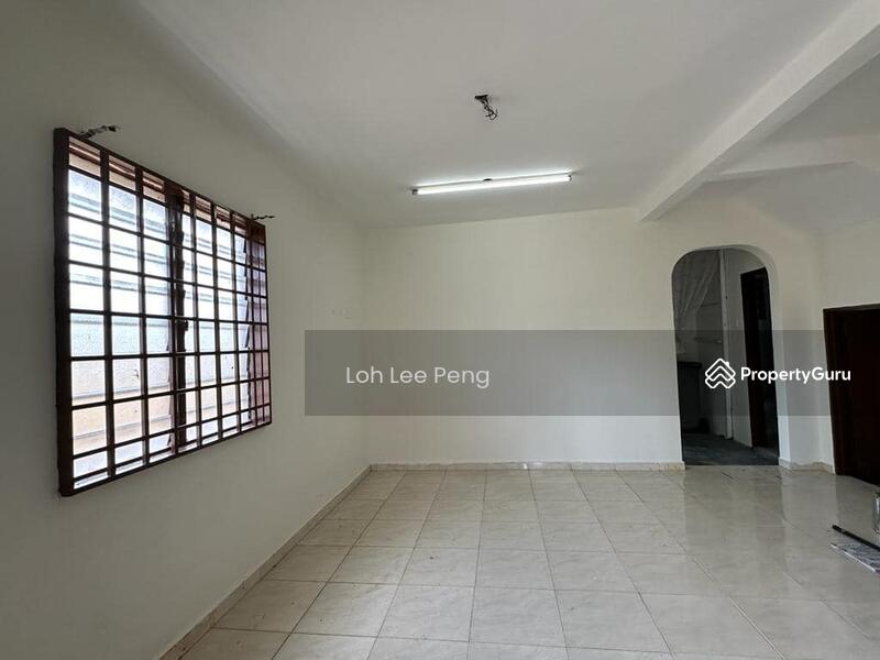 Taman Nusantara Jalan Nusaria Double Storey Medium Cost House Corner