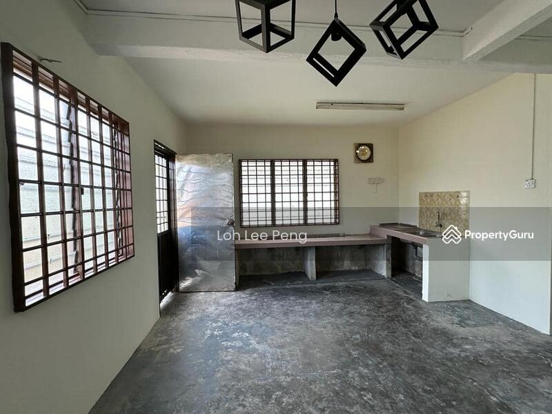 Taman Nusantara Jalan Nusaria Double Storey Medium Cost House Corner