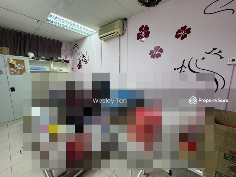 Untuk Dijual - Ujong Pasir 3 Storey Shoplot Corner For Sale