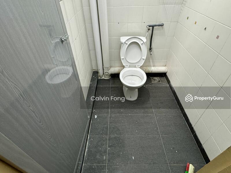 2nd floor common bathroom 
