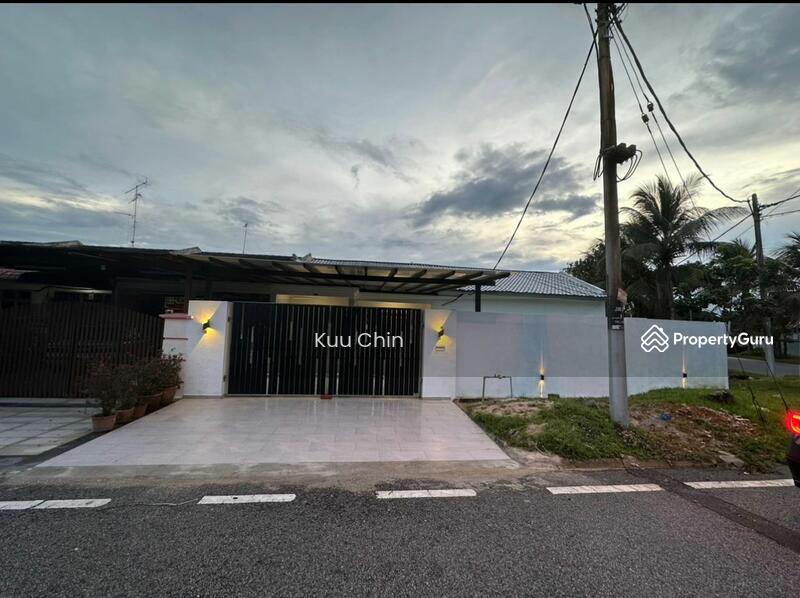 Bandar Putra Jalan Merak Double Storey Corner Lot untuk SALE Bandar