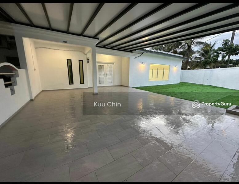 Bandar Putra Jalan Merak Double Storey Corner Lot untuk SALE Bandar