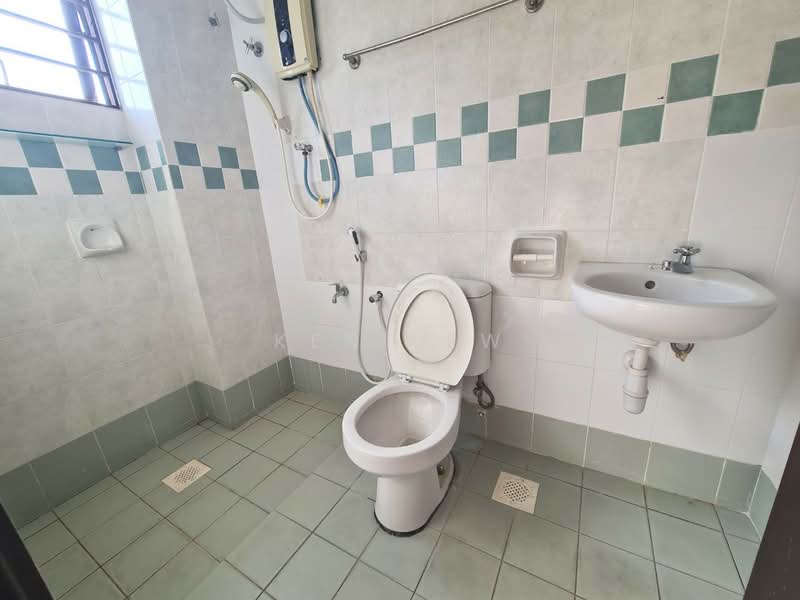 Semi-Detached House for Sale in Alam Damai (Cheras) - Ken Lew - Bathroom - PropertyGuru.com.my