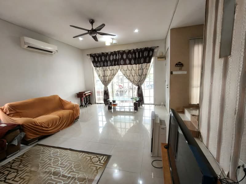 Rumah Teres untuk Dijual di Perdana College Heights (Mantin) - Imran Isa - Living Room - PropertyGuru.com.my