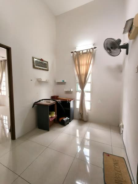 Rumah Teres untuk Dijual di Perdana College Heights (Mantin) - Imran Isa - Study - PropertyGuru.com.my