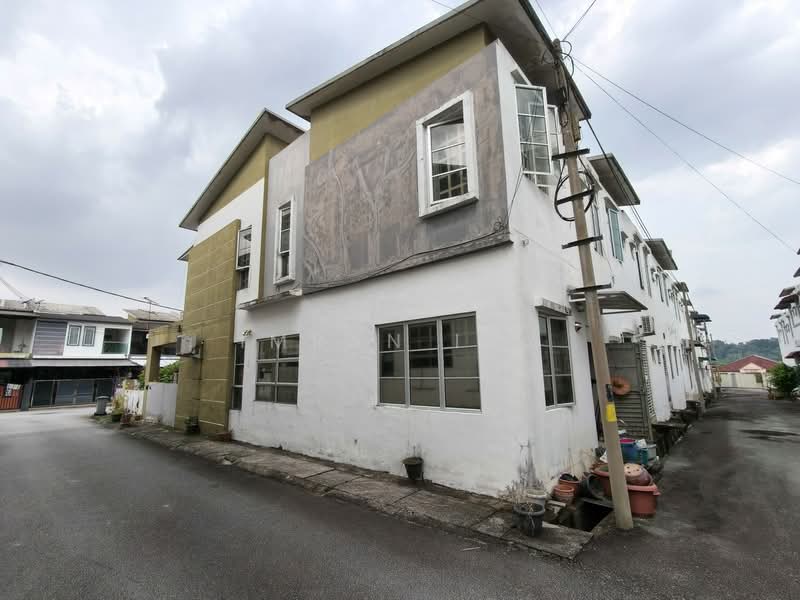Rumah Teres untuk Dijual di Perdana College Heights (Mantin) - Imran Isa - Exterior - PropertyGuru.com.my