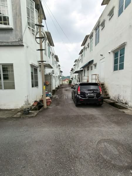 Rumah Teres untuk Dijual di Perdana College Heights (Mantin) - Imran Isa - Exterior - PropertyGuru.com.my
