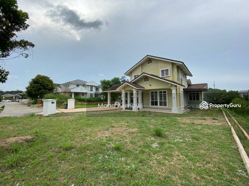 ENGLISH CONCEPT DOUBLE STORY BUNGALOW HOUSE / AYER KEROH MELAKA, Ayer