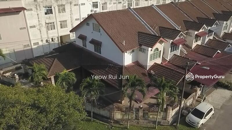 Untuk Dijual - Bukit Beruang Corner Facing Padang