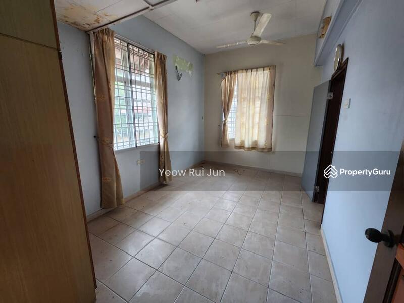 Untuk Dijual - Bukit Beruang Corner Facing Padang