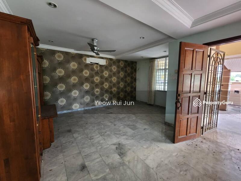 Untuk Dijual - Bukit Beruang Corner Facing Padang